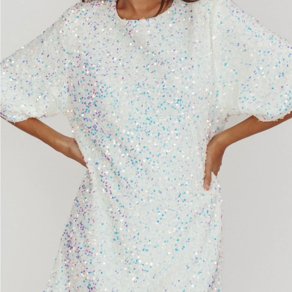Selfie Leslie White Iridescent Sequin Long Sleeve Dress